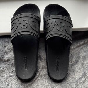 D&G Men's Black Embossed Logo Slides